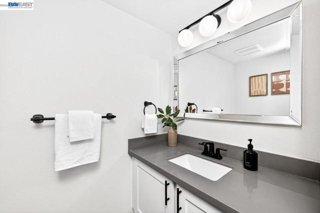 907 Hazel St, Livermore CA: https://media.crmls.org/mediaz/4f10e64a-e790-44ea-84bd-08ba0b6775fd.jpg