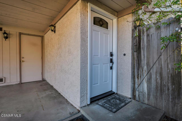 170 Spanish Moss Place, Camarillo CA: https://media.crmls.org/mediaz/4f1133dd-288e-447b-81fa-c906fe634b19.jpg