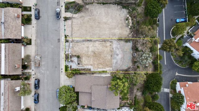 17314 Avenida De La Herradura, Pacific Palisades CA: https://media.crmls.org/mediaz/4f11eb19-85c8-403d-aa00-6dad9b5f6de3.jpg