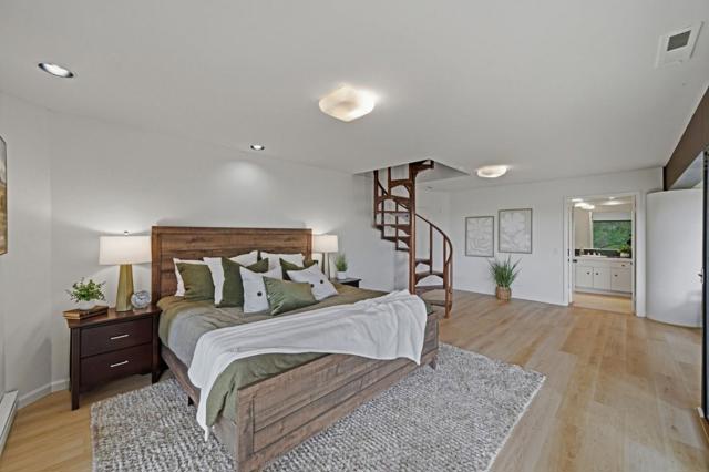 435 Golden Oak Drive, Portola Valley CA: https://media.crmls.org/mediaz/4f12255f-3c65-4e6e-8c71-67962be32709.jpg