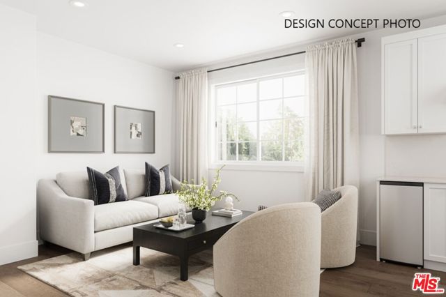 443 Euclid Street, Santa Monica CA: https://media.crmls.org/mediaz/4f12a128-a28b-4c7e-9667-59d0f0dd696a.jpg