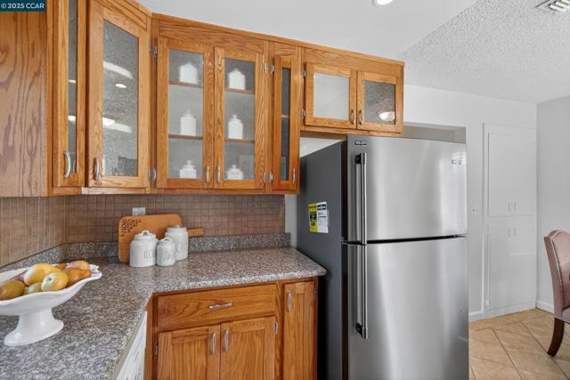 3904 Meadowbrook Cir, Pittsburg CA: https://media.crmls.org/mediaz/4f12ff5c-4f98-426f-bcb0-c33b23a160b3.jpg