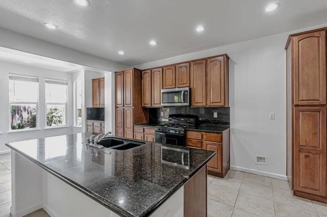 1619 Tumbleweed Way, Los Banos CA: https://media.crmls.org/mediaz/4f134c03-7f06-407d-b2ea-48f7ee61cd07.jpg