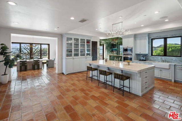1650 Luse Tank Road, Topanga CA: https://media.crmls.org/mediaz/4f13f2d5-8d34-46f6-9d52-bfb78ab92a41.jpg