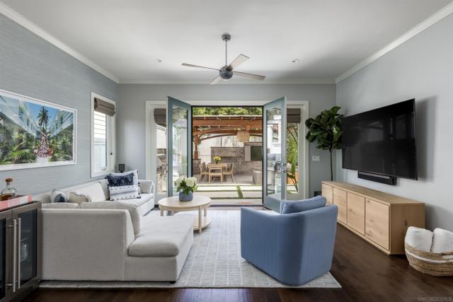 6411 Dowling Dr, La Jolla CA: https://media.crmls.org/mediaz/4f14955a-1b89-4637-b077-73b2d921c350.jpg