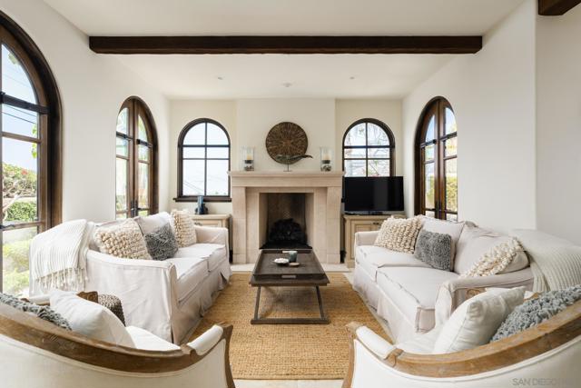 730 Stratford Court, Del Mar CA: https://media.crmls.org/mediaz/4f1598fd-5257-43f3-8463-f02478e95995.jpg