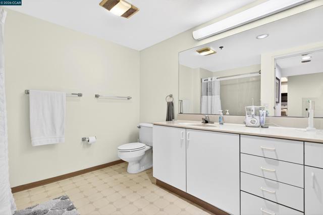 988 Franklin St, Oakland CA: https://media.crmls.org/mediaz/4f1604b6-acaf-45cc-a00d-c6b5484bc6b0.jpg