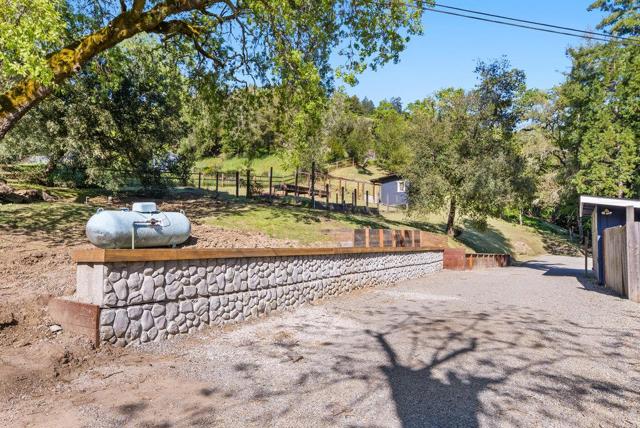 4200 Glenwood Drive, Scotts Valley CA: https://media.crmls.org/mediaz/4f16c6d5-b2a6-4027-a765-c6001b343e6f.jpg