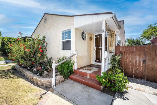 12520 Gilmore Avenue, Los Angeles, California 90066, 3 Bedrooms Bedrooms, ,1 BathroomBathrooms,Single Family Residence,For Sale,Gilmore,NDP2407368