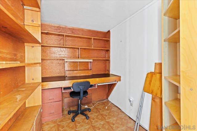 9021 Ronda Ave, San Diego CA: https://media.crmls.org/mediaz/4f17aa97-3dfb-4b12-a972-ba2ca55f9b70.jpg
