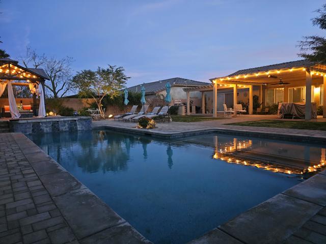 1002 Alta Cresta, Palm Springs CA: https://media.crmls.org/mediaz/4f17da38-37d9-49d1-8233-7022a10a2068.jpg