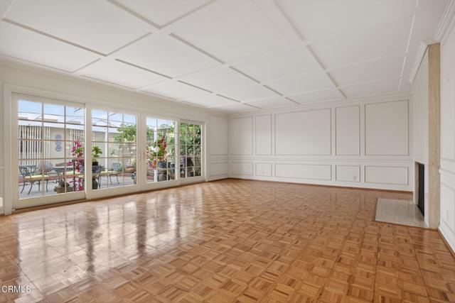 281 Glen Ellen Drive, Ventura CA: https://media.crmls.org/mediaz/4f17f20c-e885-4b1c-8429-4123bc139186.jpg