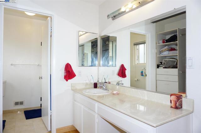 Image 23 of 43 For 236 Ottawa Way