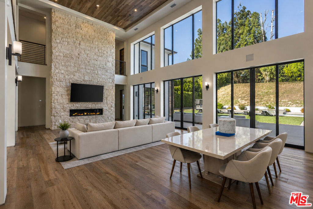 MLS #26839557 image #2