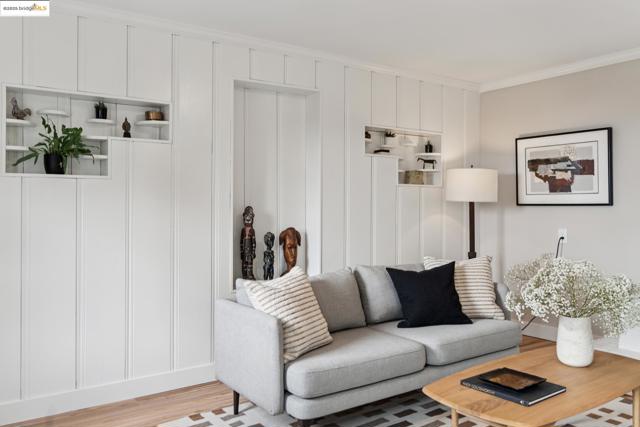 1057 Arlington Blvd, El Cerrito CA: https://media.crmls.org/mediaz/4f19567b-7ff1-4535-b13c-39f4fa4884ea.jpg