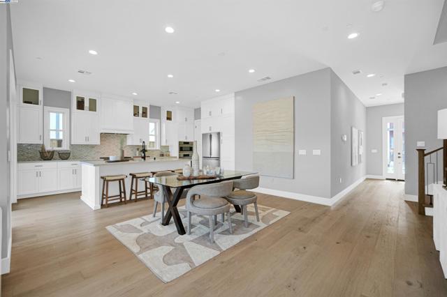 257 Haleena Place, Walnut Creek CA: https://media.crmls.org/mediaz/4f199e32-4aa1-4f49-9b51-f345b012e11f.jpg