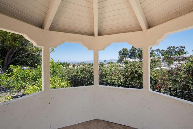16205 Via Embeleso, San Diego CA: https://media.crmls.org/mediaz/4f1a57af-25c1-4236-b8c1-b67c4235b888.jpg