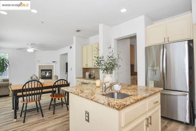 Image 11 of 49 For 1782 Anastasia Dr