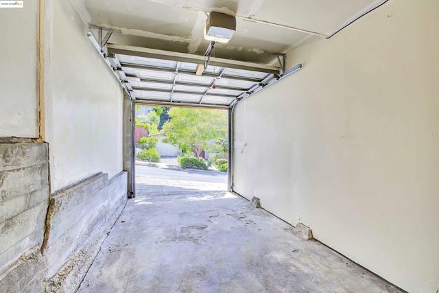 1133 Norwood Ave, Oakland CA: https://media.crmls.org/mediaz/4f1bb1cf-43f6-4a29-9301-fa76f65a6b33.jpg