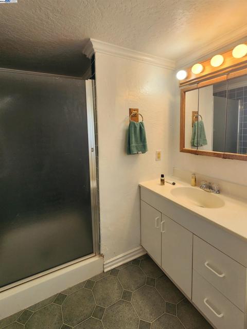 4098 W Las Positas Blvd, Pleasanton CA: https://media.crmls.org/mediaz/4f1c3b59-fbe0-49f3-9f1f-f12667a162ea.jpg