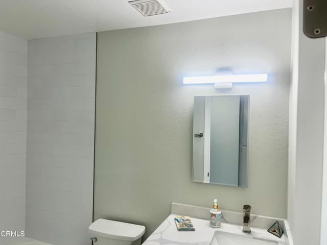 3077 Harbor Boulevard, Ventura CA: https://media.crmls.org/mediaz/4f1c424e-1bf5-41c4-9eed-e0b8288eae97.jpg