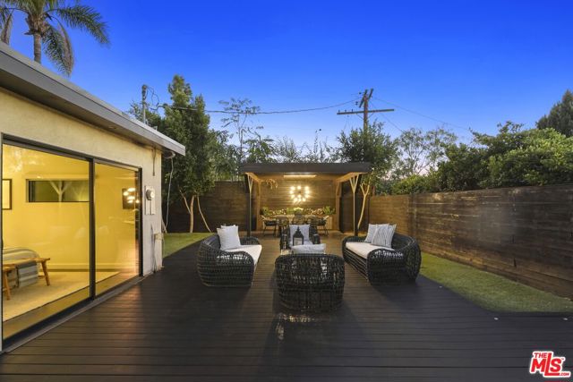 3838 Buena Park Drive, Studio City CA: https://media.crmls.org/mediaz/4f1c7a65-83d0-4d98-a07c-9eb9d6f8d36e.jpg