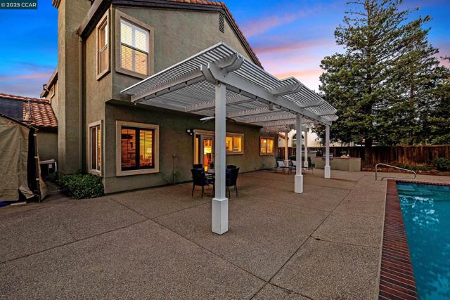 1340 Breakwater Way, Brentwood CA: https://media.crmls.org/mediaz/4f1d4446-5160-42c4-9fc5-5ebd22573b4e.jpg
