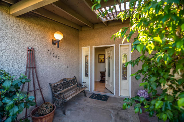 74042 Catalina Way, Palm Desert CA: https://media.crmls.org/mediaz/4f1d4888-4be2-4750-9aae-c8e845f03968.jpg