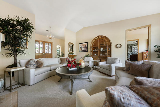 72550 Greenbriar Lane, Palm Desert CA: https://media.crmls.org/mediaz/4f1d4f68-eef3-4d12-8ac8-419422e09ec1.jpg