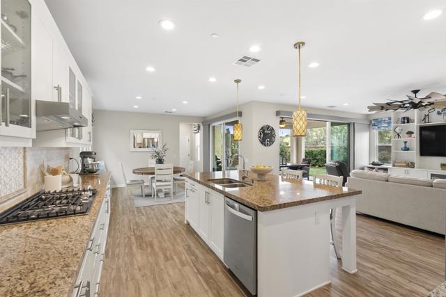 Detail Gallery Image 20 of 56 For 21821 Deer Grass Dr, Escondido,  CA 92029 - 4 Beds | 4/2 Baths