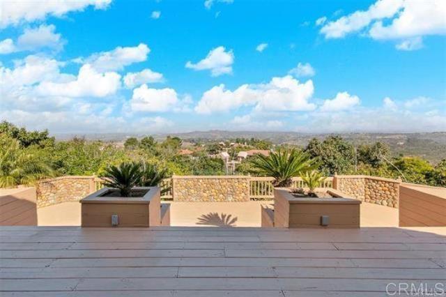 2081 Elevado Road, Vista CA: https://media.crmls.org/mediaz/4f1d916f-aaaf-48d3-a1bc-8d8a6a1ad66f.jpg