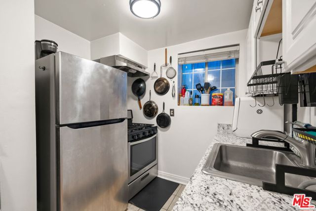 2142 Baxter Street, Los Angeles CA: https://media.crmls.org/mediaz/4f1f218d-6c90-47d9-a865-32e7e3cee429.jpg