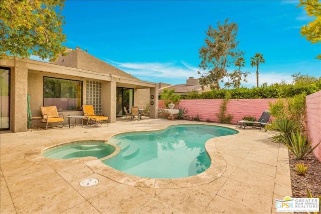 2861 Sundance Circle, Palm Springs CA: https://media.crmls.org/mediaz/4f1f793f-0745-47ad-b0ee-61079b85795e.jpg