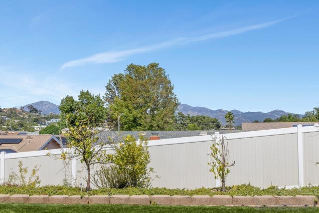 12410 Aria Ct, Poway CA: https://media.crmls.org/mediaz/4f1f8925-07e2-410b-beb1-54f5fc3d97ce.jpg