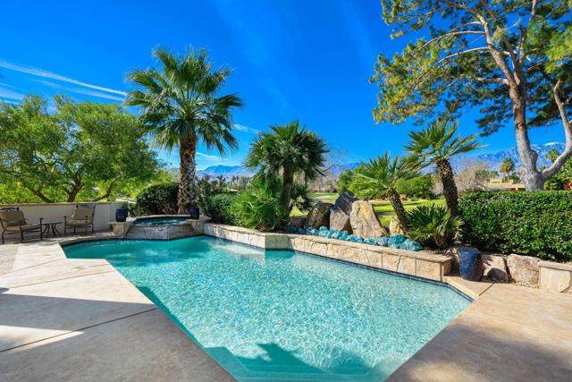 1 Birkdale Circle, Rancho Mirage CA: https://media.crmls.org/mediaz/4f1fd394-874e-4108-aad1-13aa633c5e66.jpg