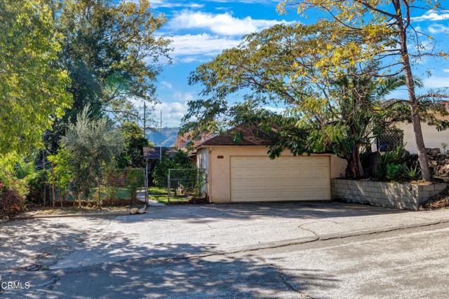 Detail Gallery Image 2 of 49 For 3942 Los Olivos Ln, Glendale,  CA 91214 - 3 Beds | 2 Baths