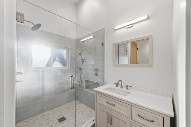 1353 Edgewood Road, Redwood City CA: https://media.crmls.org/mediaz/4f219f30-86fb-4972-924e-acdb168d9672.jpg