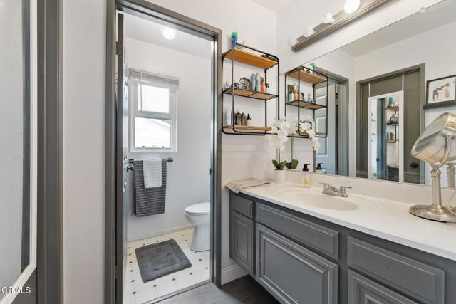 93 Flora Vista Avenue, Camarillo CA: https://media.crmls.org/mediaz/4f220e39-ad54-4954-b78e-a75e161c4e86.jpg