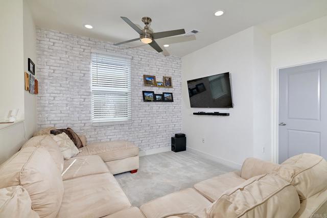 Detail Gallery Image 18 of 41 For 1278 via Fanal, Oceanside,  CA 92056 - 4 Beds | 2/1 Baths