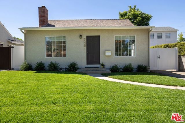 5119 Enfield Avenue photo 1
