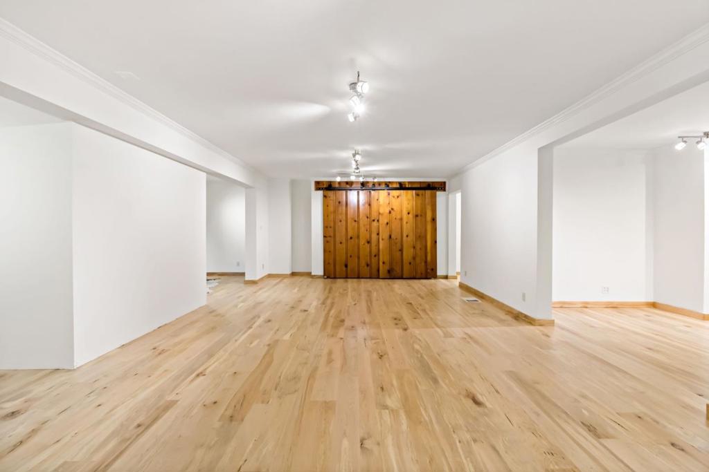https://media.crmls.org/mediaz/4f22fcc8-2711-4ed1-98f6-f988c8da0ebe.jpg?preset=X-Large