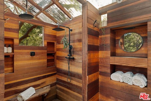 2 Bed Home for Sale in Los Angeles, California