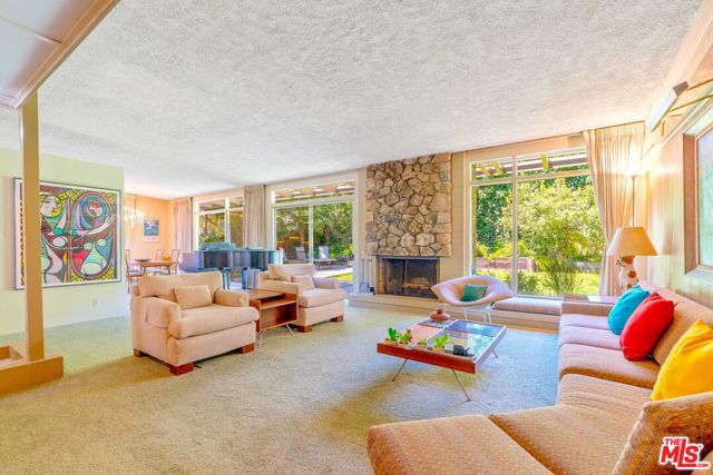 7545 Kimdale Lane, Los Angeles CA: https://media.crmls.org/mediaz/4f235457-a2ce-47e6-b017-b047ea40b8de.jpg