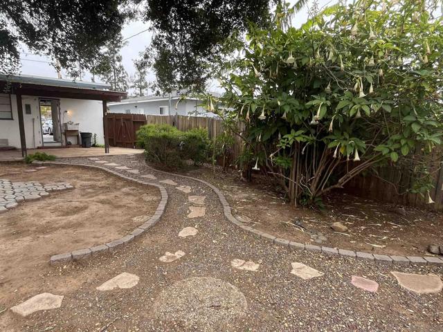228 E 15th, Escondido CA: https://media.crmls.org/mediaz/4f2359db-3417-4a94-961f-4577086f37f2.jpg