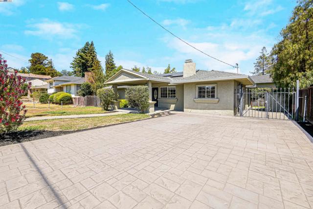 17526 Parker Rd, Castro Valley CA: https://media.crmls.org/mediaz/4f236315-c655-4438-afc7-9b679774be98.jpg