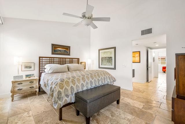 2077 S Caliente Drive, Palm Springs CA: https://media.crmls.org/mediaz/4f23d9d5-adbb-4a39-a856-f48abca8c4ed.jpg