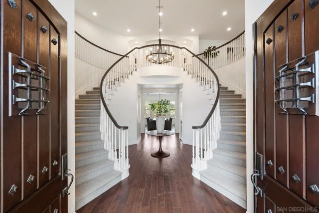 10263 Winecreek Ct, San Diego CA: https://media.crmls.org/mediaz/4f242c28-8ca3-47fa-b1fb-9262d8cae426.jpg