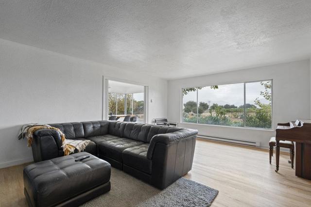 43002 Arroyo Seco Road, Soledad CA: https://media.crmls.org/mediaz/4f24dc6c-7ef9-4362-84a3-6f599f5ef688.jpg