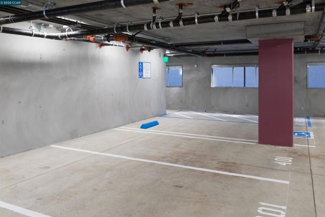 58 Vernon St, Oakland CA: https://media.crmls.org/mediaz/4f256813-d6af-4886-84e1-94ce6258d33b.jpg