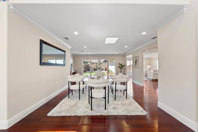 12763 Camrose Ave, Saratoga CA: https://media.crmls.org/mediaz/4f25ebb3-a97b-4cb8-9a53-4f6fc169e659.jpg
